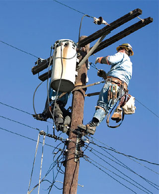 PNM Linemen at Work PNM Linemen at Work